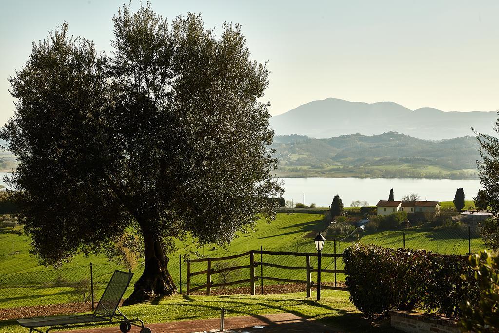 Podere Fontegallo Aparthotel Castiglione del Lago Exterior photo